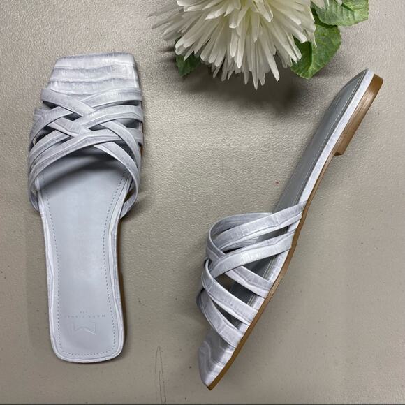 Marc Fisher Limited Style: Varro2 Color: Light Blue Leather Slides Sandals Flats - Picture 1 of 6